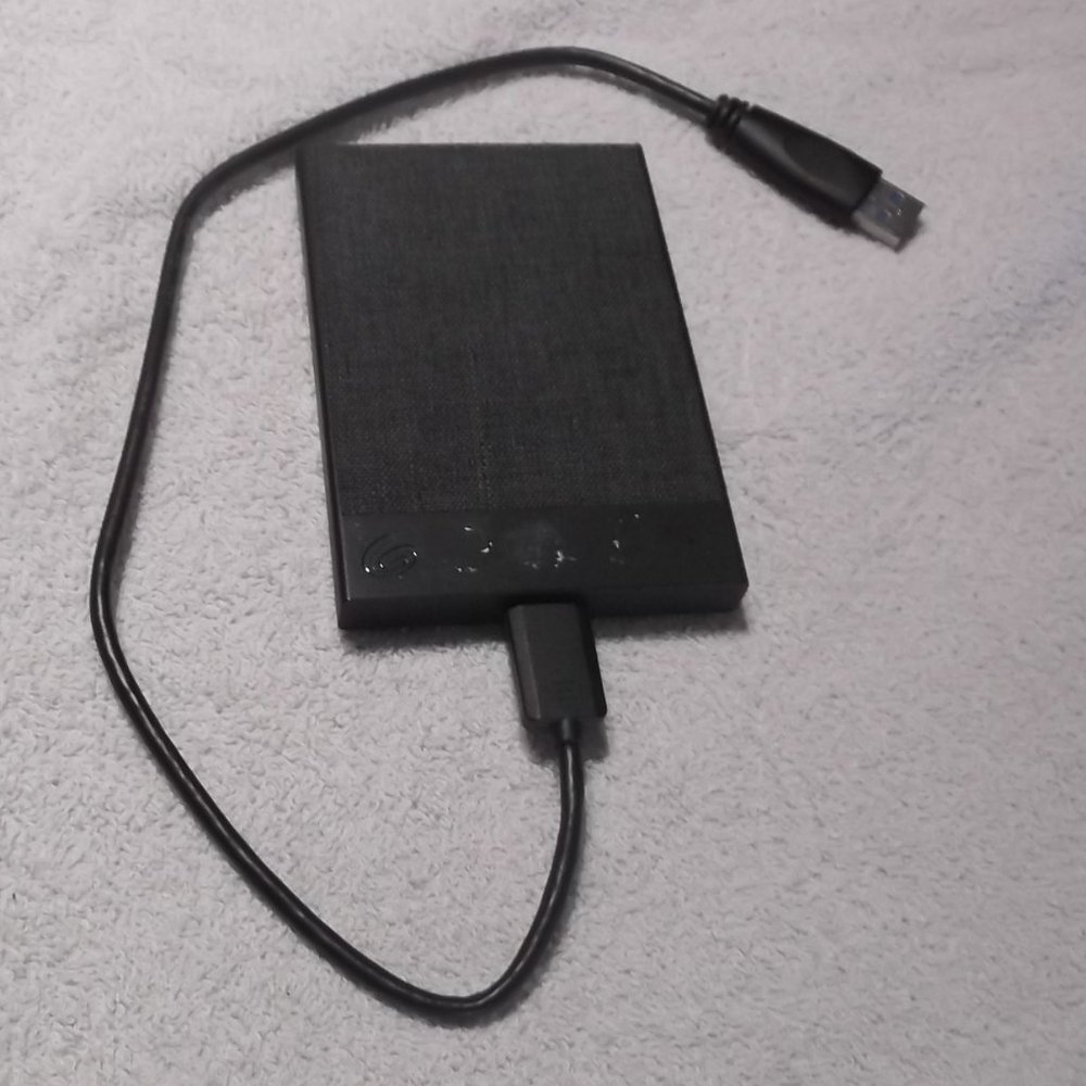 SEA GATE Backup Plus Ultra Touch Seagate Resuce Edition 2 TB S.N NAB186SY